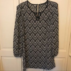 Doe & Rae Black & White Tunic-Top